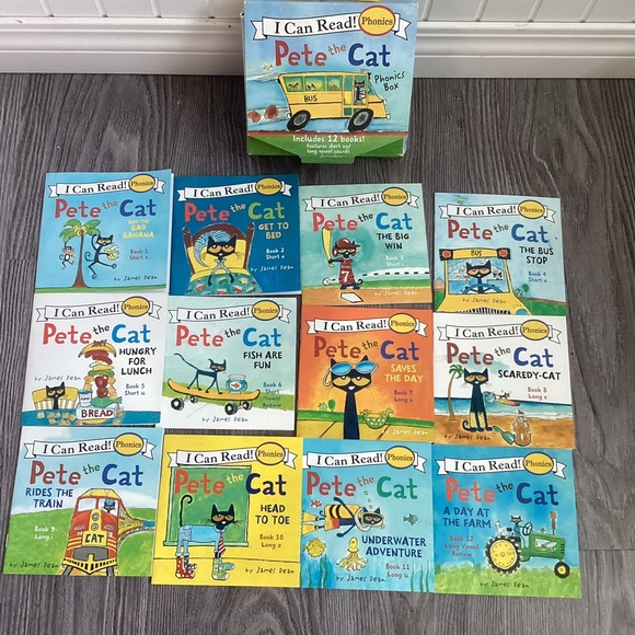 Pete the Cat 12-Book Phonics Fun!: Short and Long Vowel Sounds - Picture 3 of 3